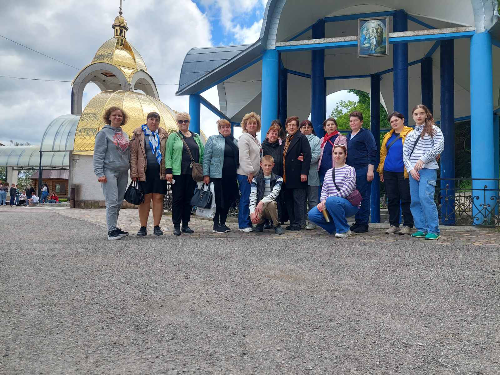 Від молитви у санктуарії до відпочинку на фермі